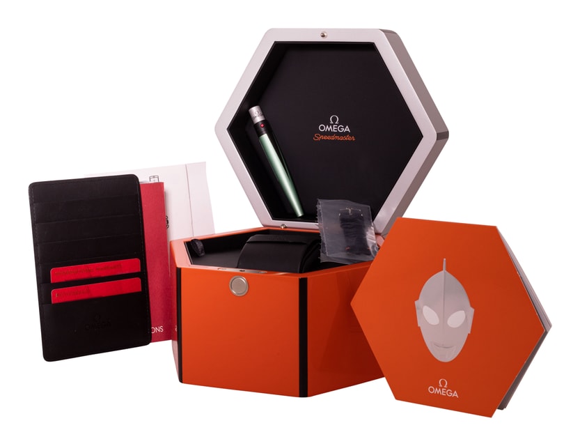 Omega Speedmaster Ultraman 311.12.42.30.01.001 Image 4